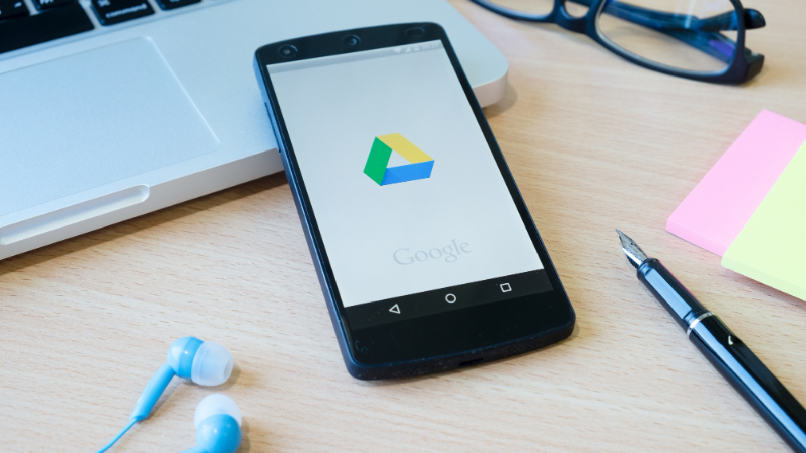 Google Ads changes 2025, PPC updates 2025, Google Ads AI automation, Performance Max campaigns, smart bidding strategies 2025, privacy in Google Ads, local services ads UAE